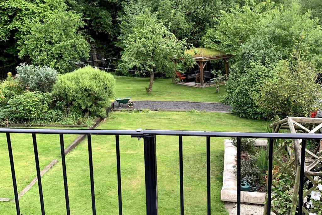 הוילה וולשפול Tank Barn At Brook House, Nestled In The Welsh Hills, A Delightful Retreat מראה חיצוני תמונה