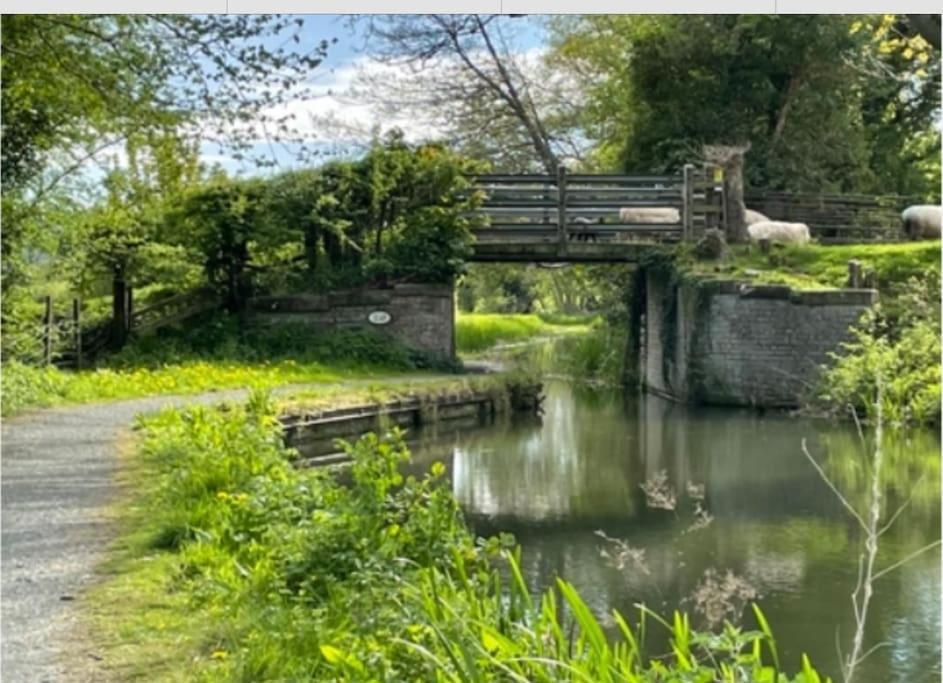 הוילה וולשפול Tank Barn At Brook House, Nestled In The Welsh Hills, A Delightful Retreat מראה חיצוני תמונה