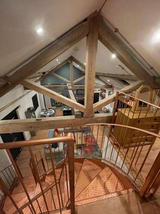 הוילה וולשפול Tank Barn At Brook House, Nestled In The Welsh Hills, A Delightful Retreat מראה חיצוני תמונה